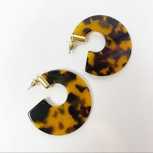 Gold Tone + Acrylic Tortoise Open Hoops Pierced New without Tags Never Worn